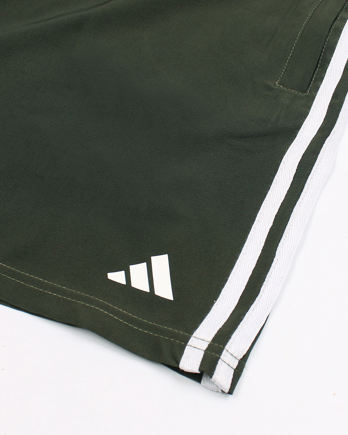 Adi. Men's Sportswear Future Icons 3‑Stripes Short - Green