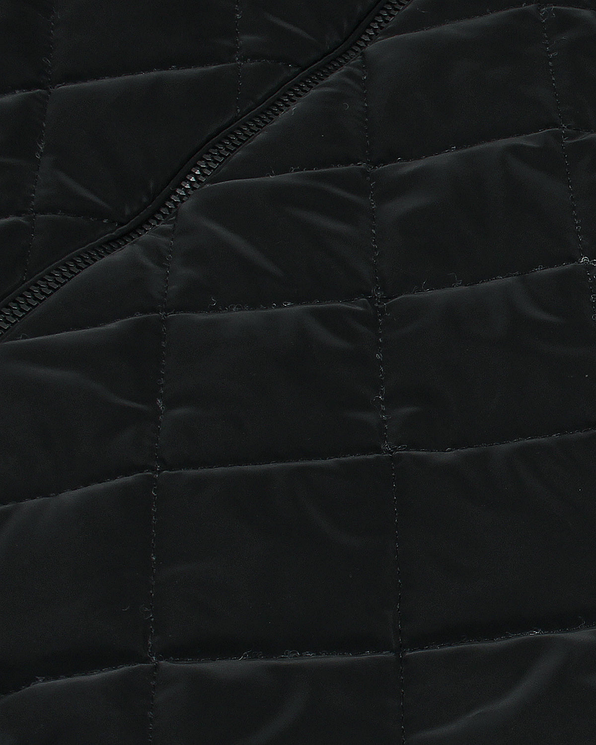 Exclusive Diamond Cut Gillet - Black