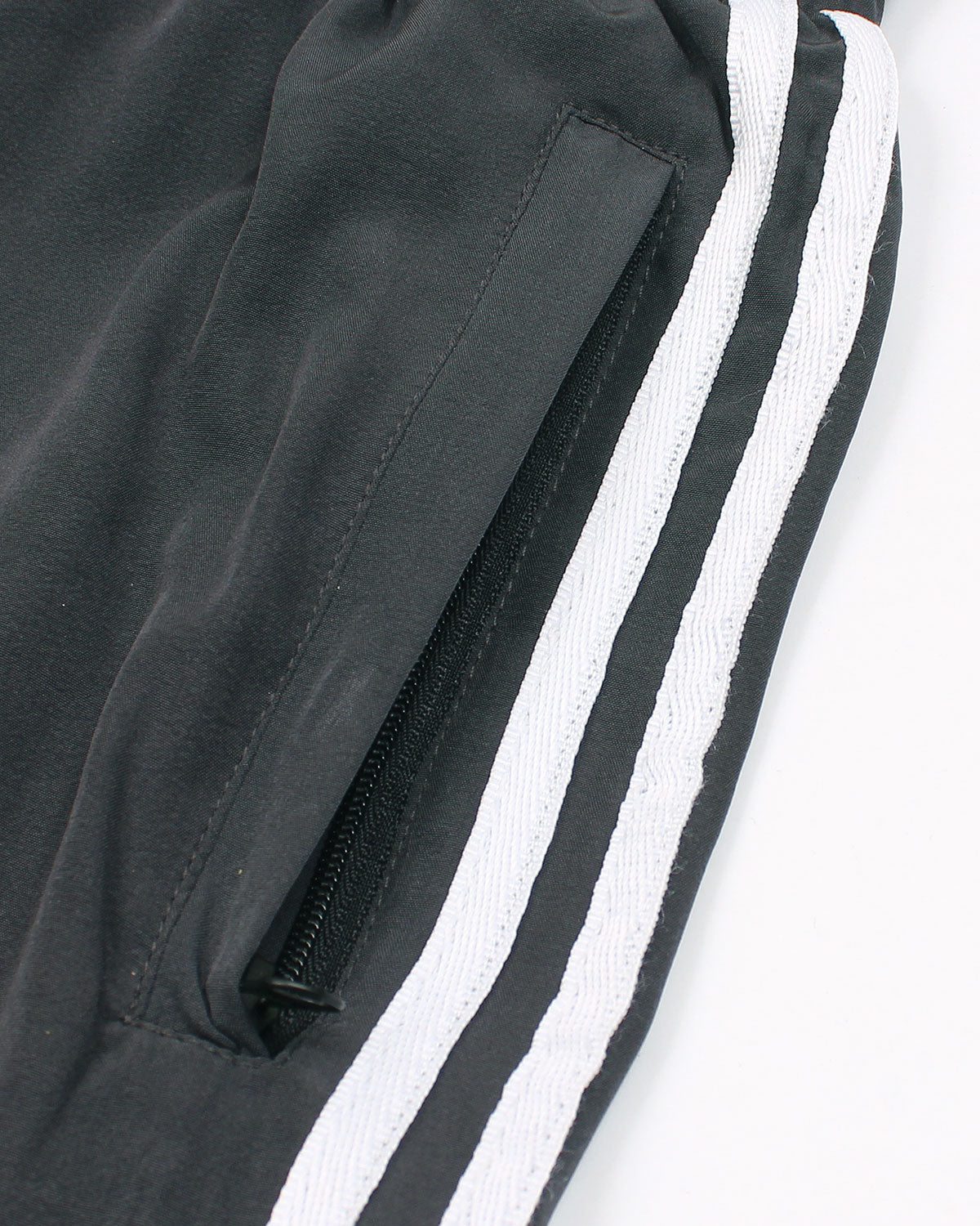 Adi. Men's Sportswear Future Icons 3‑Stripes Short - Grey