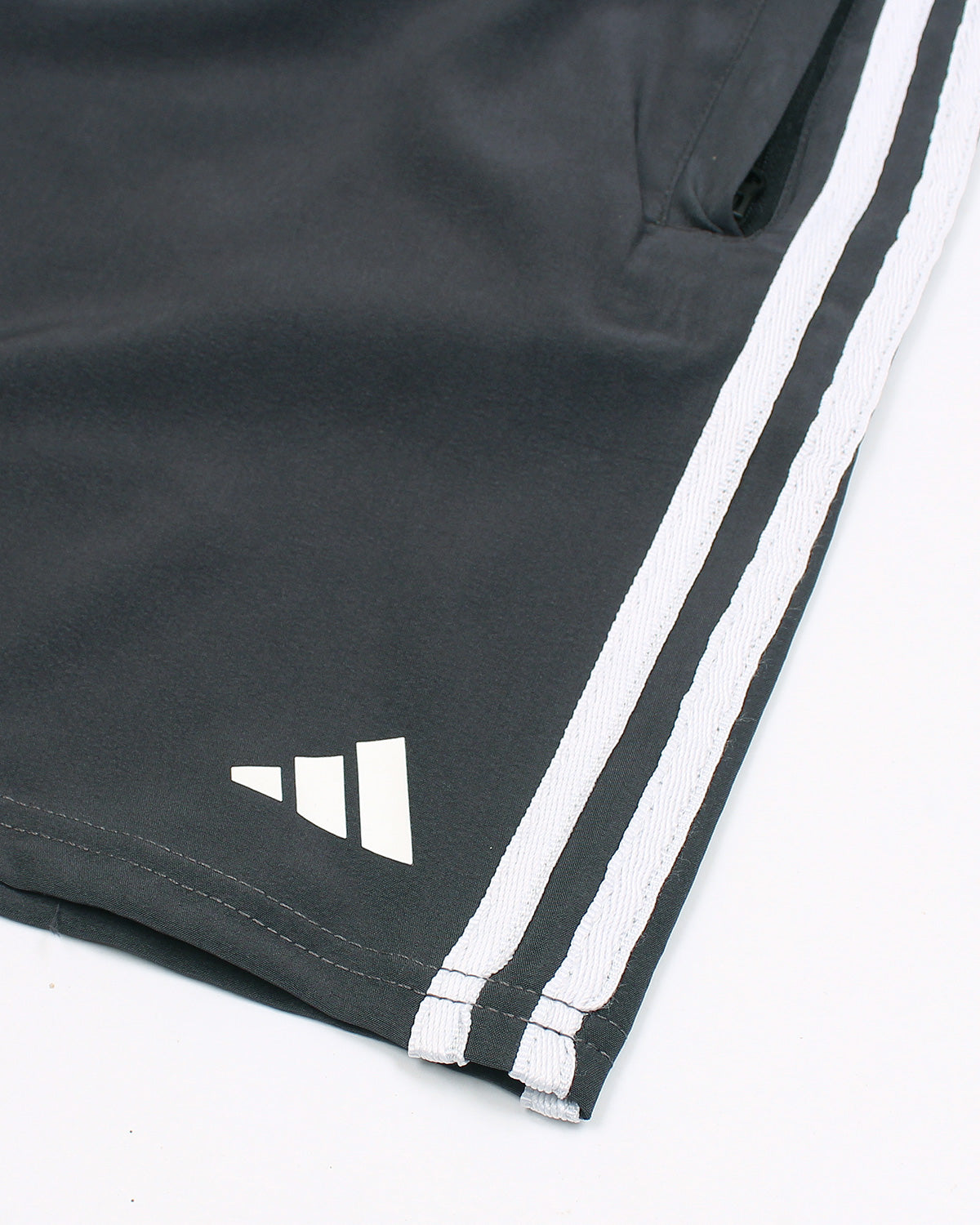 Adi. Men's Sportswear Future Icons 3‑Stripes Short - Grey