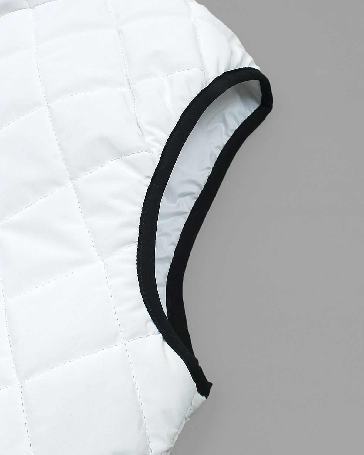 Exclusive Diamond Cut Gillet - White