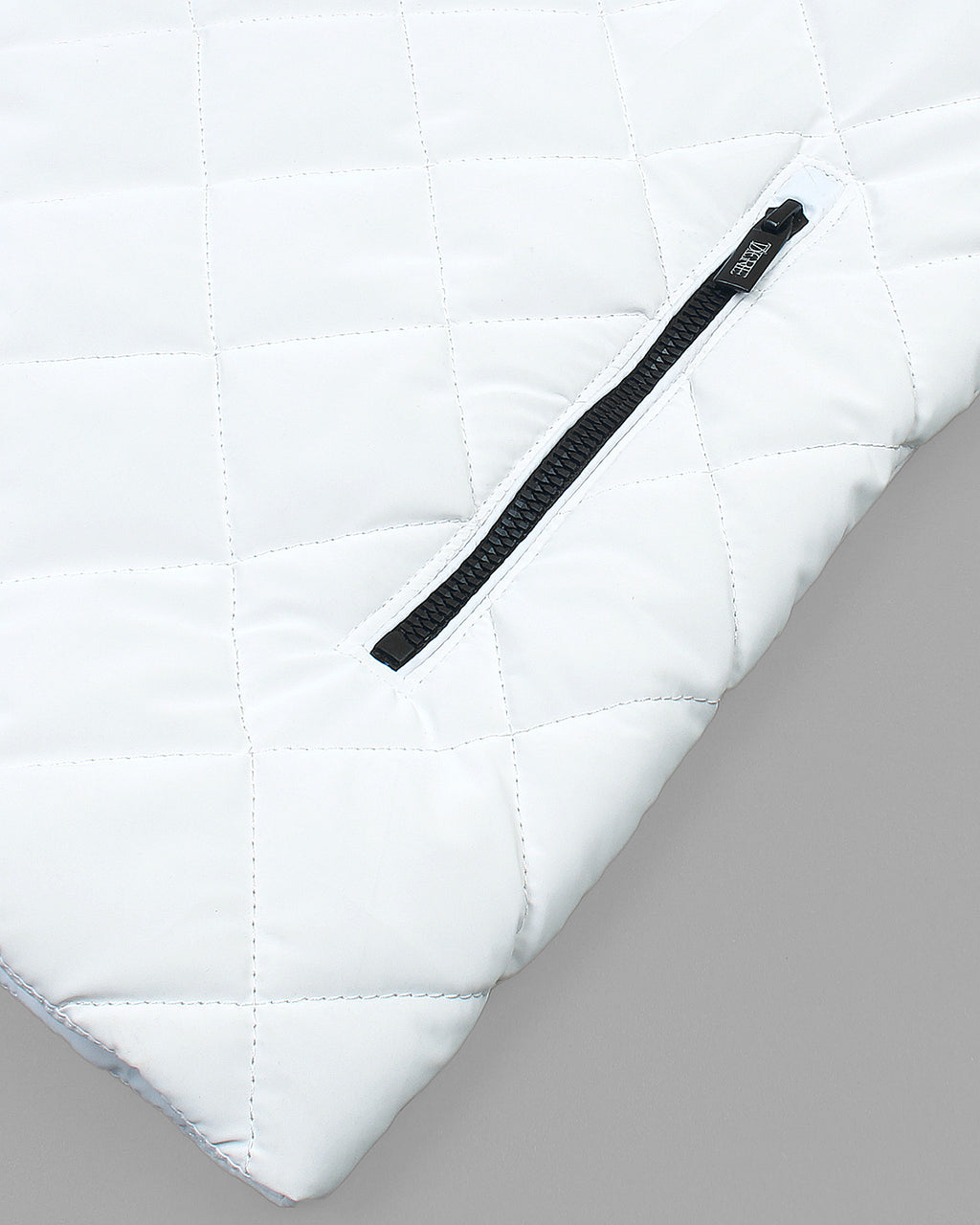 Exclusive Diamond Cut Gillet - White